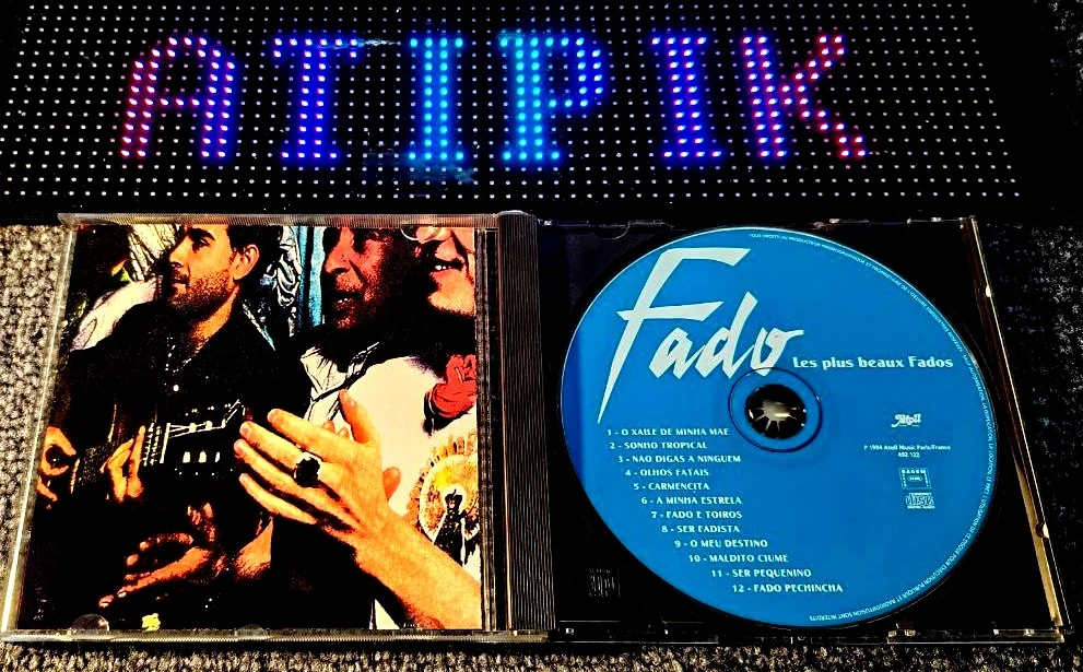 CD Les Plus Beaux Fados - Portugal - Toutes Les Musiques Du Monde 🌍 – photo 3